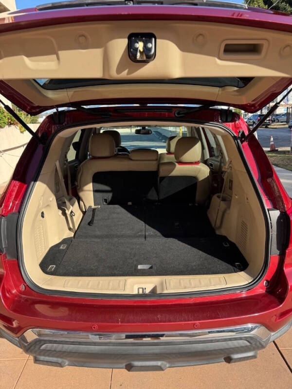 2017 Nissan Pathfinder SV