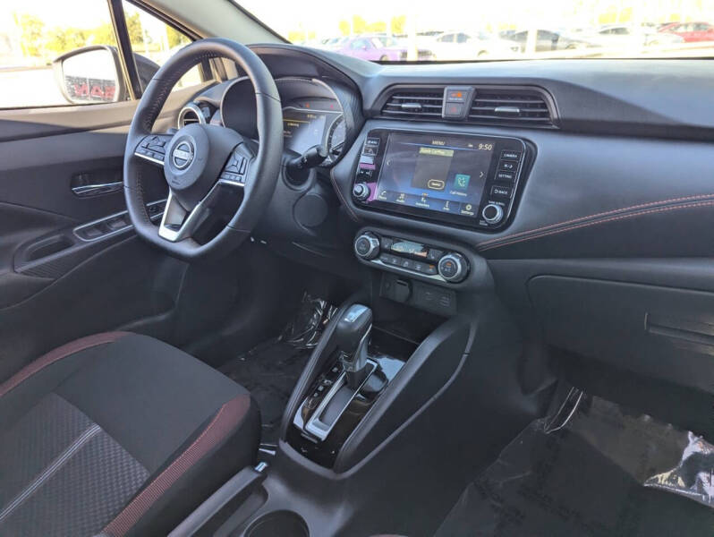 2025 Nissan Versa SR