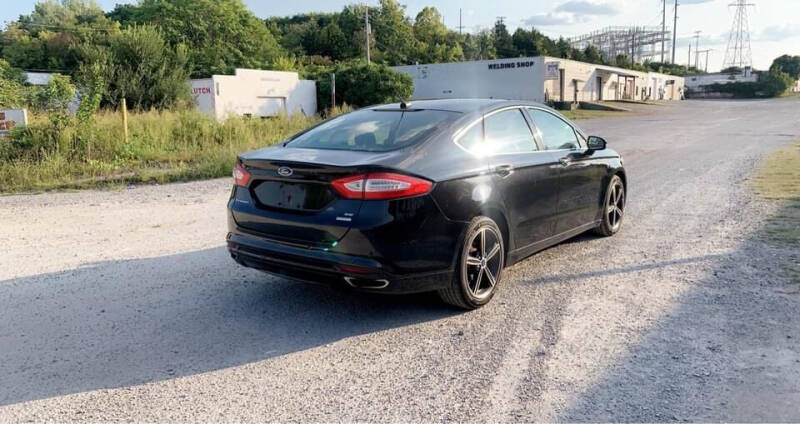 2016 Ford Fusion SE photo 5