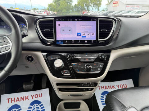 2022 Chrysler Pacifica Touring L