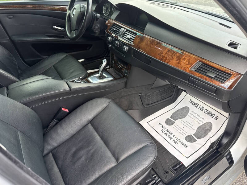 2009 BMW 5 Series 528i xDrive