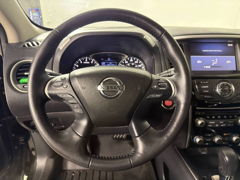 2020 Nissan Pathfinder SV