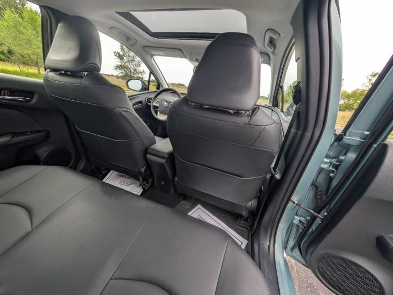 2016 Toyota Prius Three