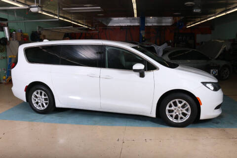2017 Chrysler Pacifica LX