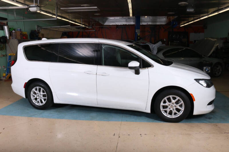 2017 Chrysler Pacifica LX