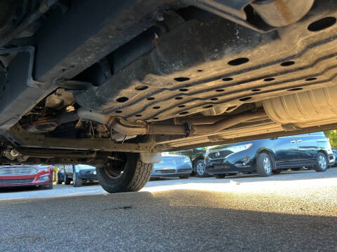 2004 Toyota Sequoia SR5