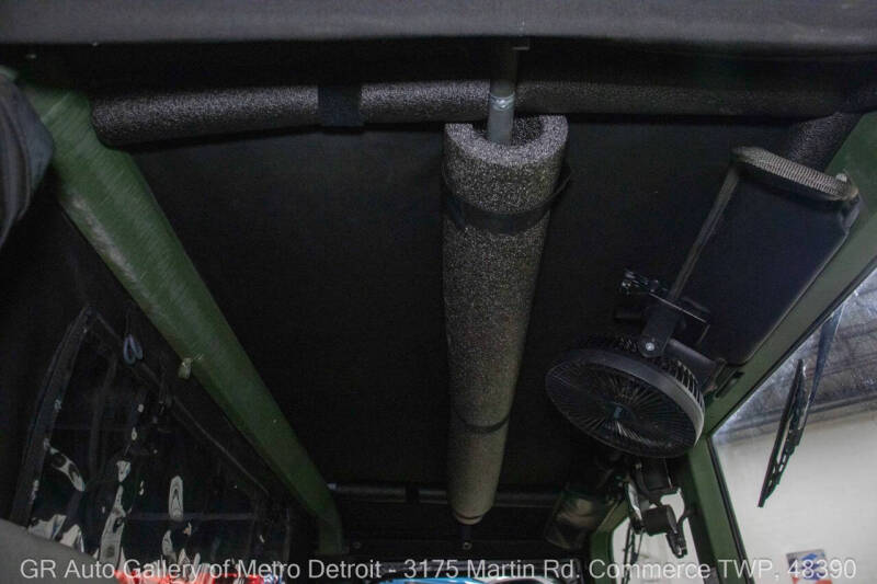 2001 AM General Hummer