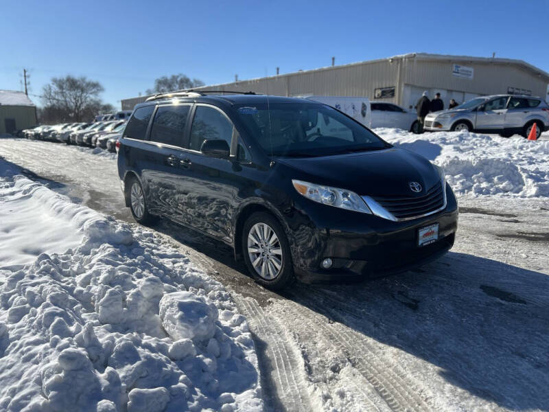 2014 Toyota Sienna XLE 7-Passenger