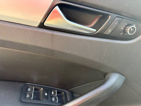 2012 Volkswagen Passat SE PZEV