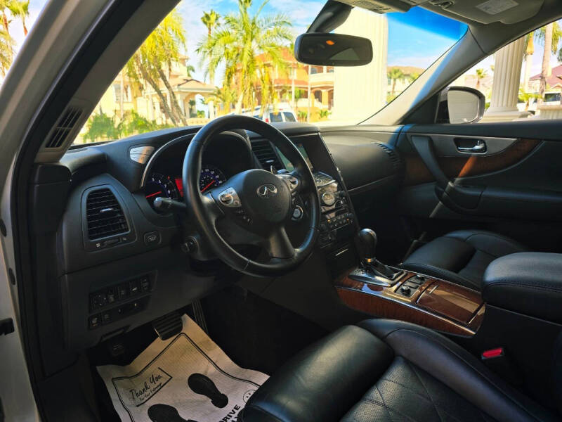 2011 Infiniti FX50