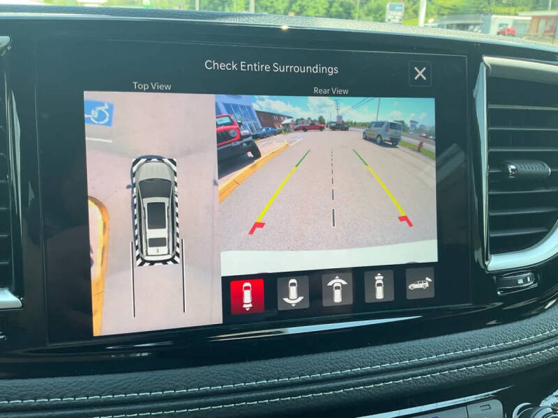 2027 Chrysler Pacifica Select