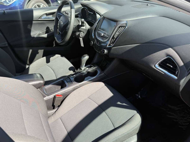 2017 Chevrolet Cruze LT Auto