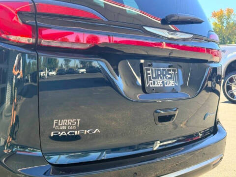 2025 Chrysler Pacifica Plug-In Hybrid Pinnacle