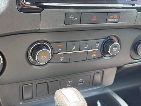 2023 Nissan Frontier SV
