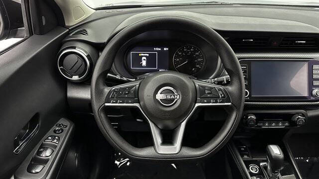 2022 Nissan Kicks SV