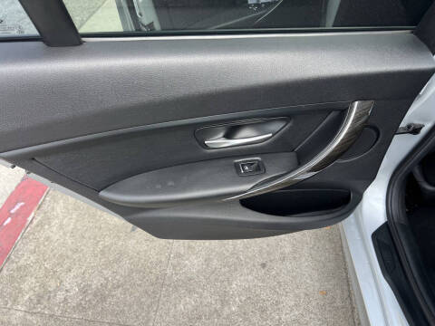 2016 BMW 3 Series 320i xDrive