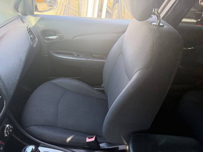 2014 Chrysler 200 LX