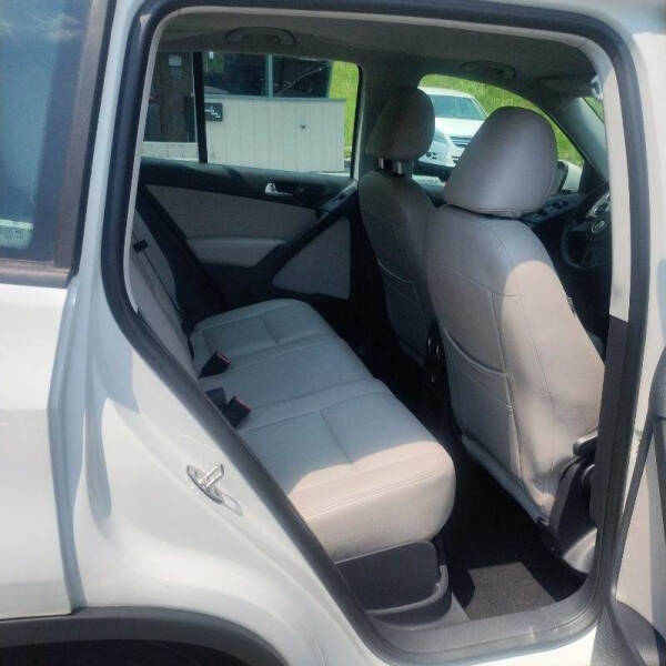 2012 Volkswagen Tiguan LE