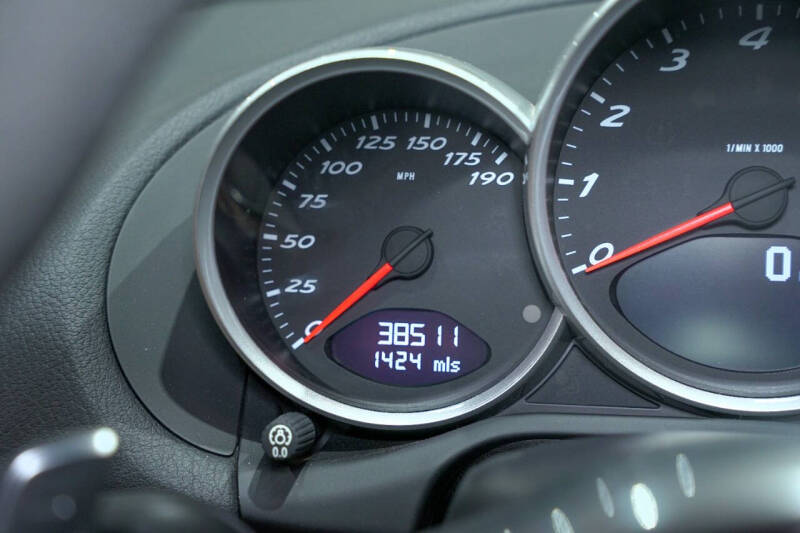 2012 Porsche Cayman R