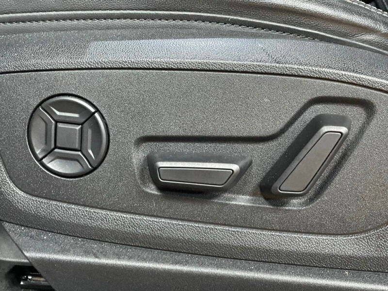 2021 Audi e-tron quattro Premium Plus