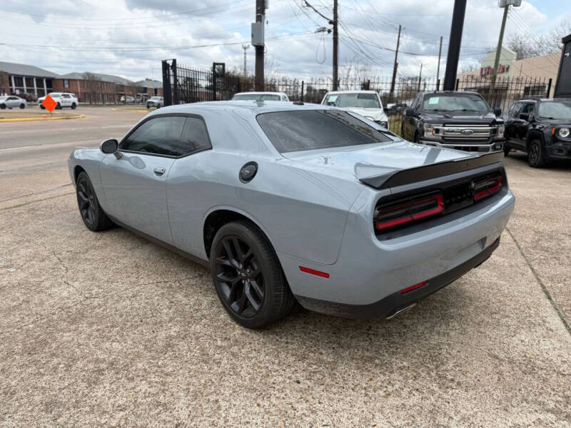 2021 Dodge Challenger SXT