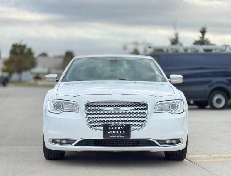 2017 Chrysler 300 C