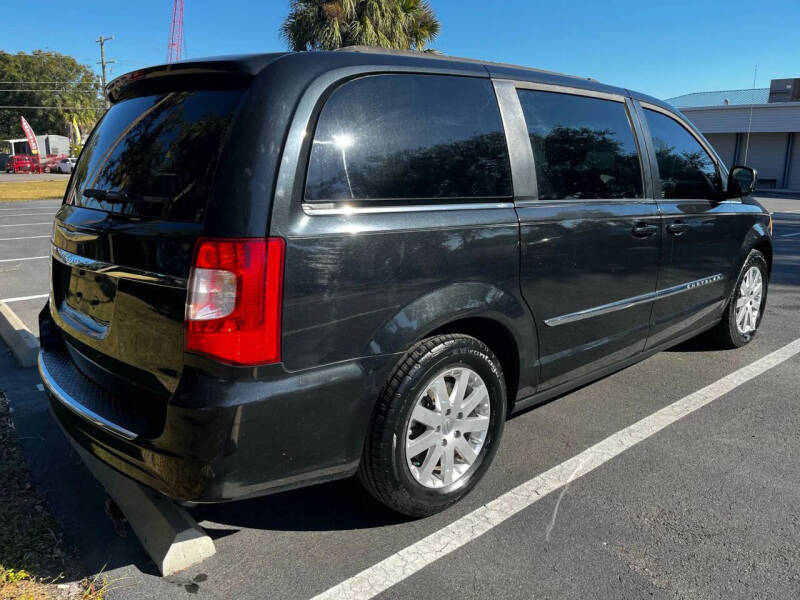 2016 Chrysler Town and Country Touring