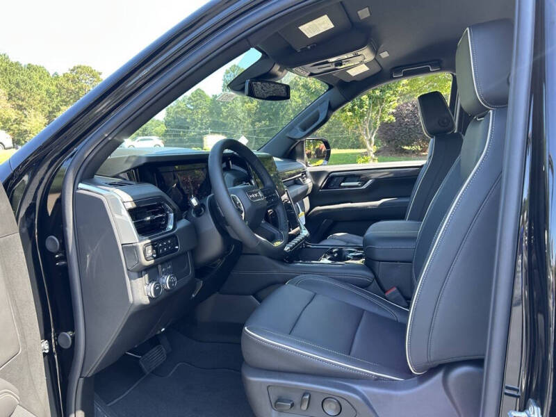 2025 GMC Yukon Elevation