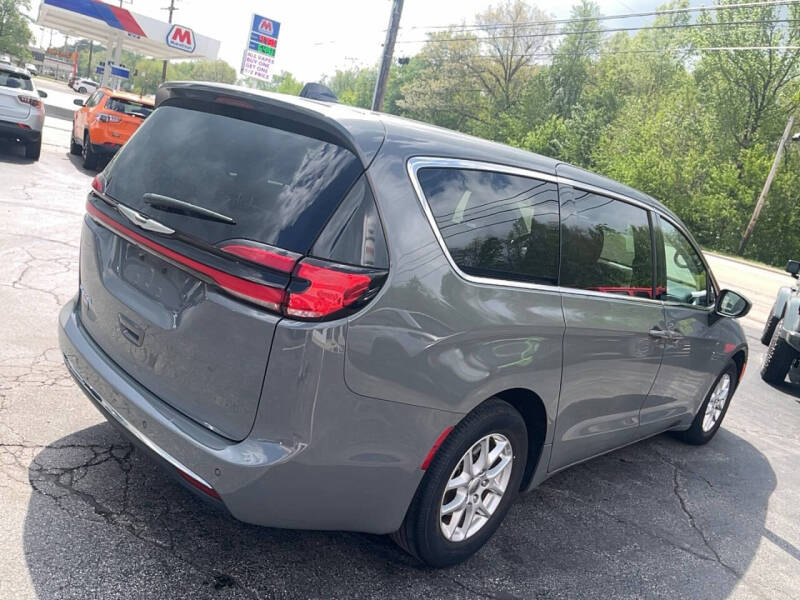 2023 Chrysler Pacifica Touring L