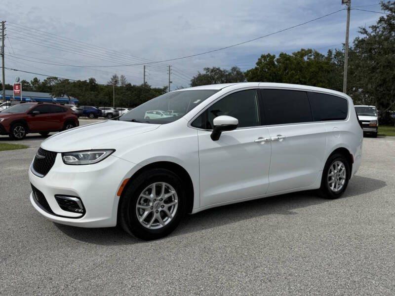 2023 Chrysler Pacifica Touring