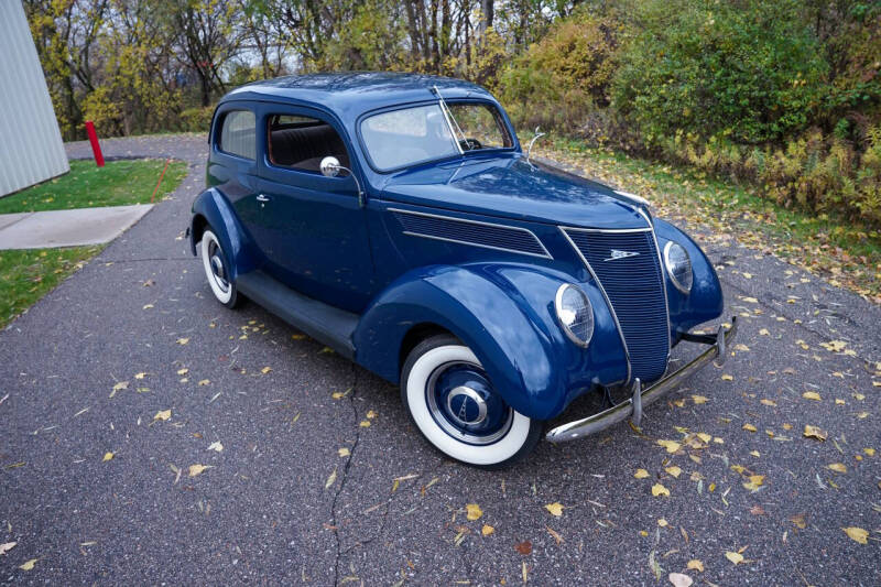 1937 Ford Deluxe