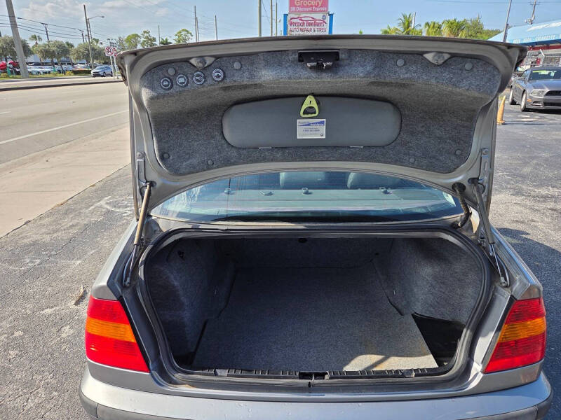 2005 BMW 3 Series 325i