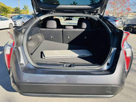 2016 Toyota Prius Three