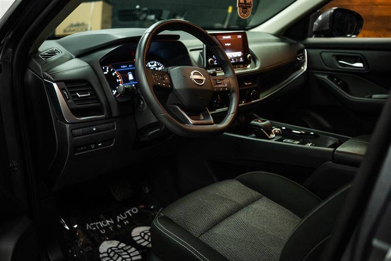 2025 Nissan Rogue SV
