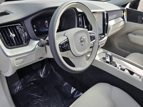 2025 Volvo XC60 B5 Plus Dark Theme