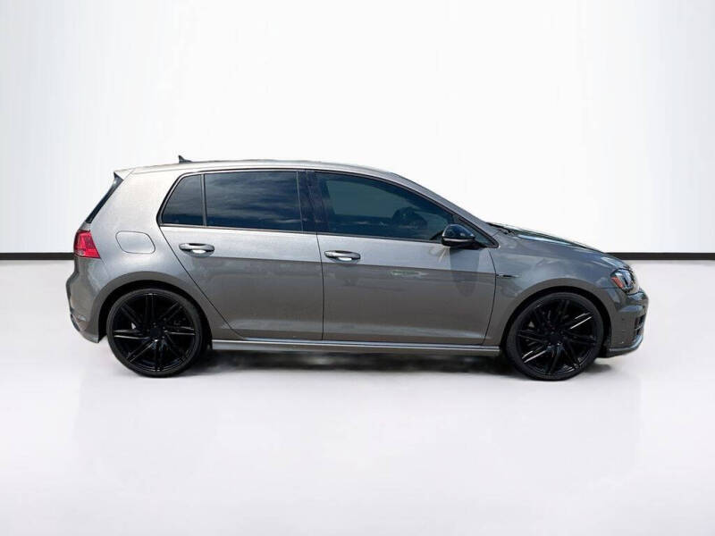 2017 Volkswagen Golf R 4Motion