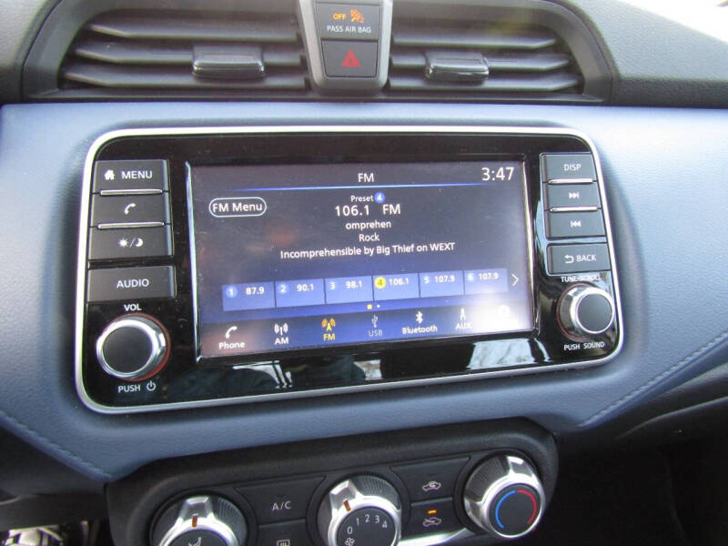 2023 Nissan Versa SV