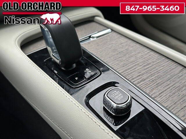 2023 Volvo XC90 Recharge T8 Plus Dark Theme