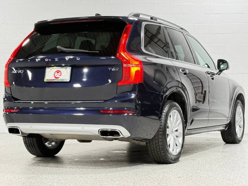 2016 Volvo XC90 T6 Momentum