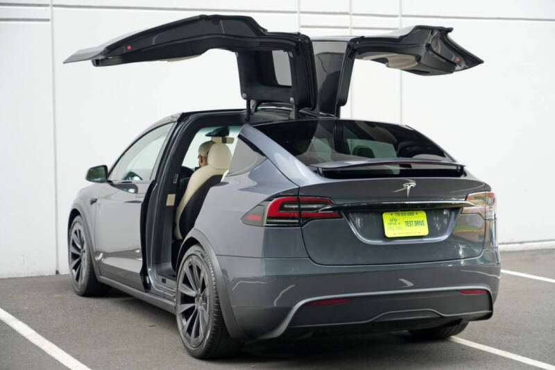 2023 Tesla Model X Standard Range