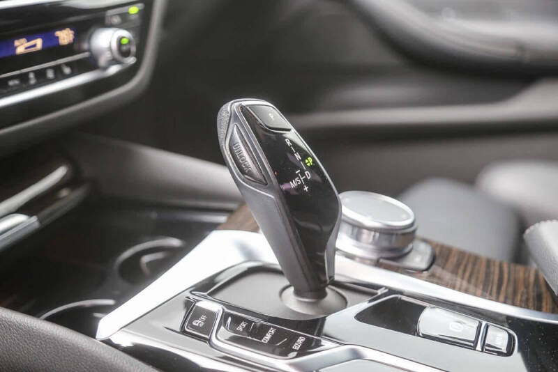 2023 BMW 5 Series 530i