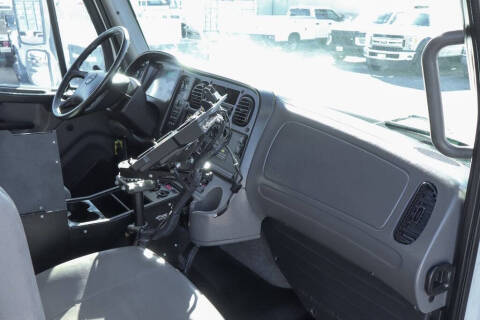 2016 Freightliner M2 106