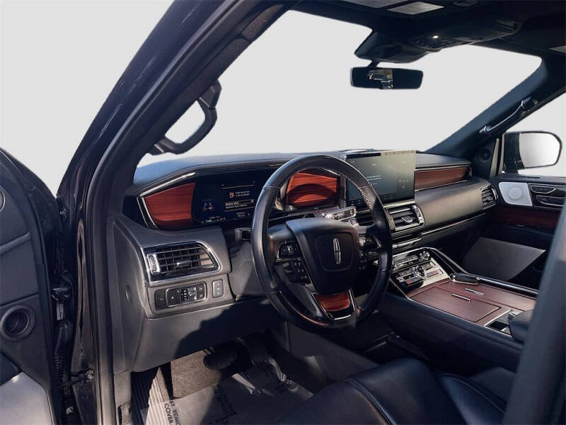 2023 Lincoln Navigator L Reserve