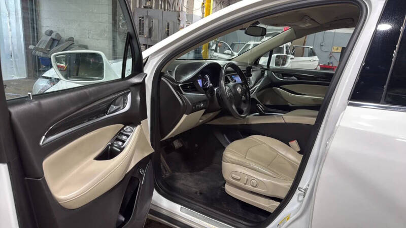 2020 Buick Enclave Essence