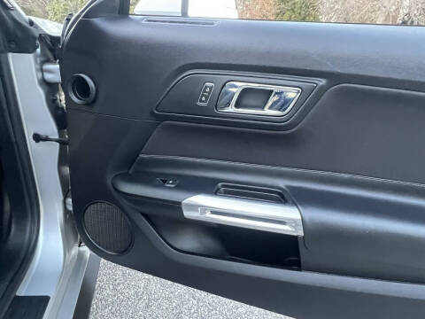 2015 Ford Mustang V6