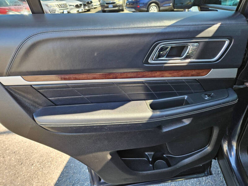 2017 Ford Explorer Platinum
