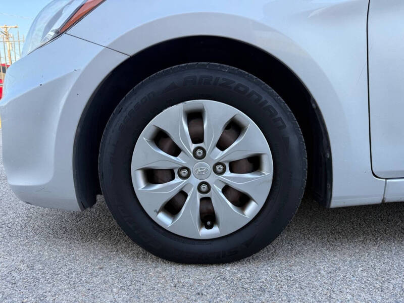 2016 Hyundai Accent SE