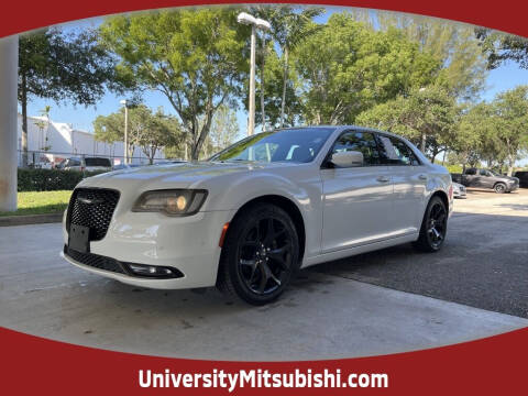 2021 Chrysler 300 for sale at University Mitsubishi in Davie FL