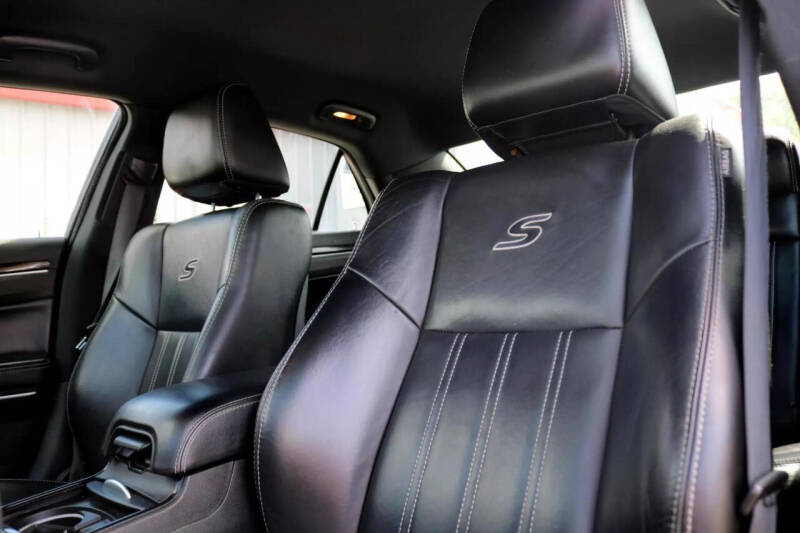 2021 Chrysler 300 S V6