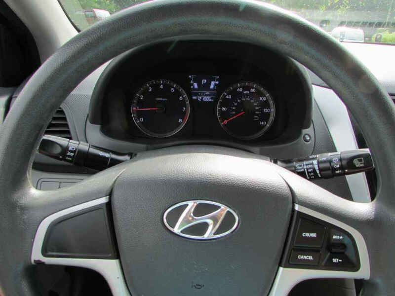 2013 Hyundai Accent GS